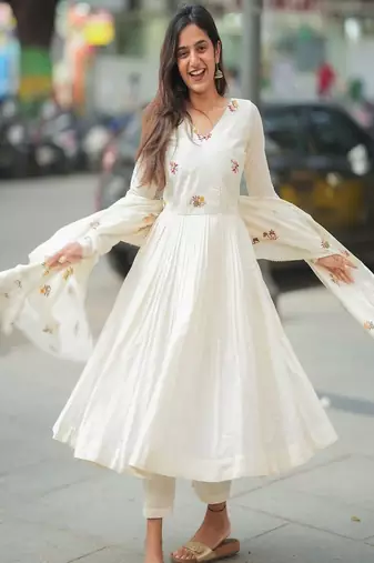 White embroidered v neck pure cotton kurta trouser dupatta set