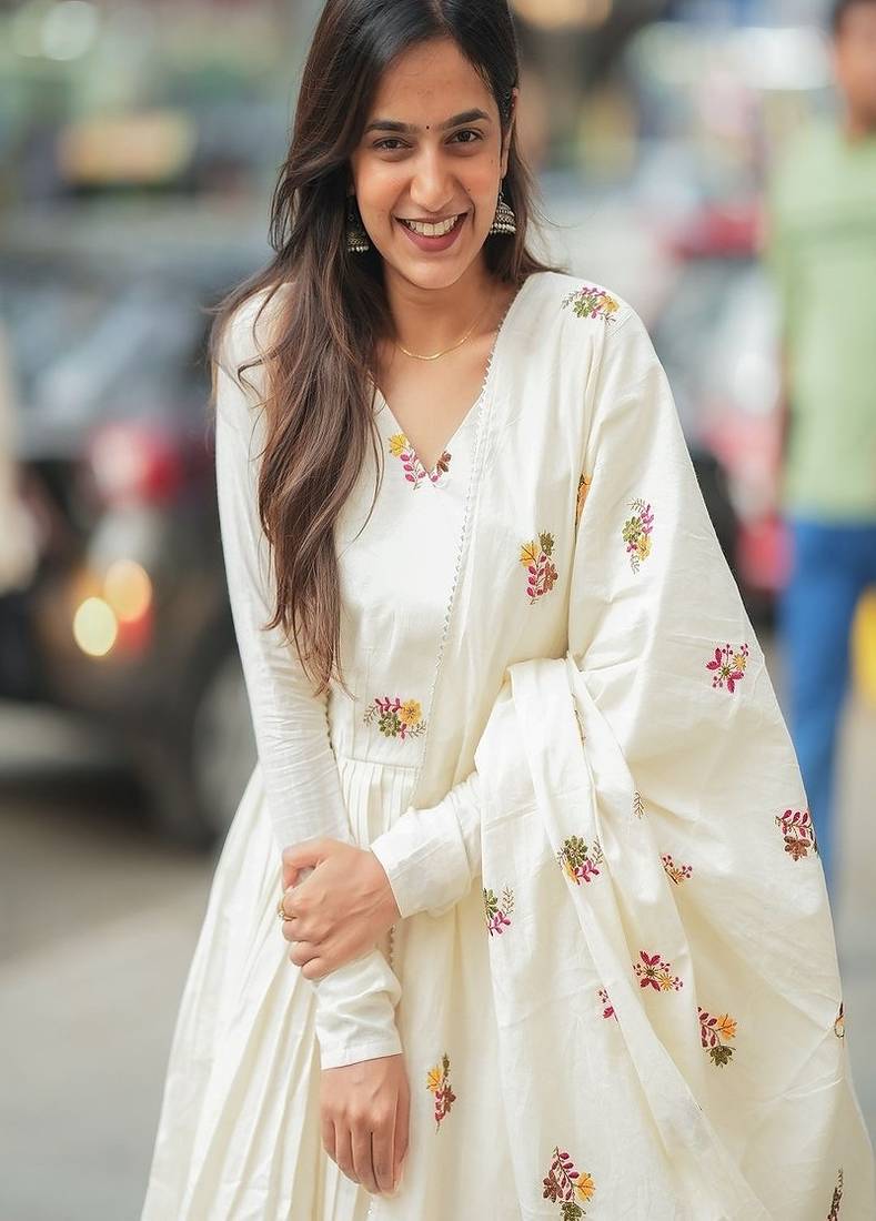 White embroidered v neck pure cotton kurta trouser dupatta set