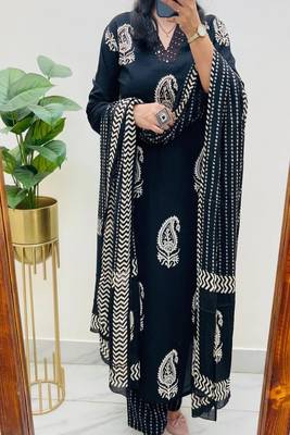 black embroidered cotton kurta trouser dupatta set 2