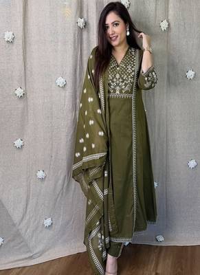 Green embroidered v neck  cotton kurta trouser dupatta set 2