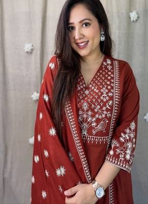 Red embroidered v neck  cotton kurta trouser dupatta set 3