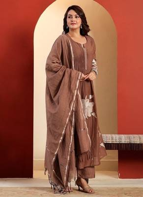 brown floral embroidered round neck cotton kurta trouser dupatta set 3