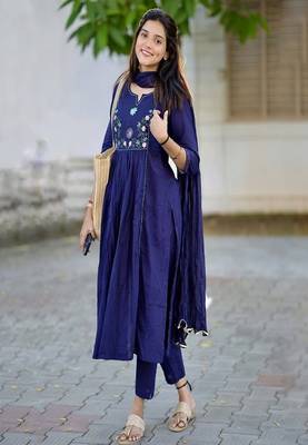 blue embroidered round neck cotton kurta trouser dupatta set 3