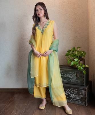 Yellow chanderi mirrorwork embroidered kurta set with dupatta 1