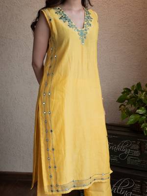 Yellow chanderi mirrorwork embroidered kurta set with dupatta 3