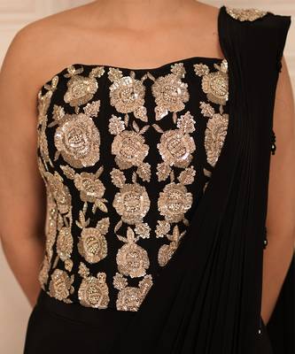 Black embroidered crepe saree 3