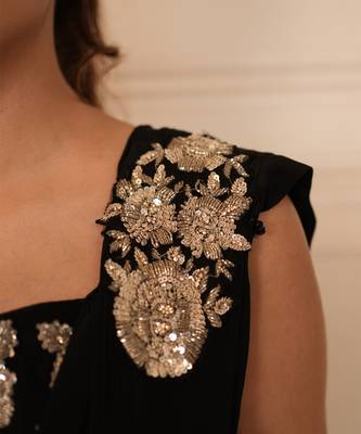 Black embroidered crepe saree 4