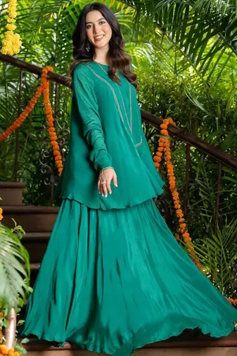 GREEN Embroidered KURTA AND SKIRT