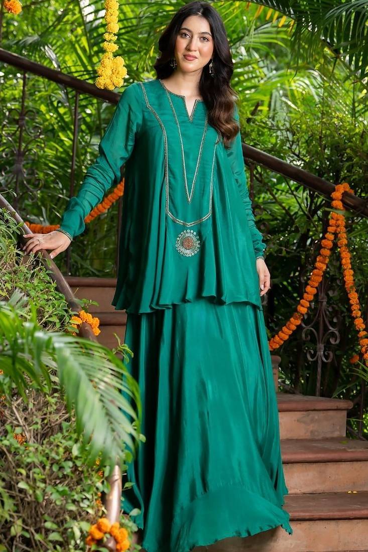 GREEN Embroidered KURTA AND SKIRT