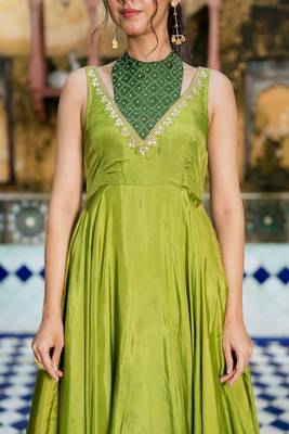 GREEN SILK Embroidered KURTA AND SKIRT AND DUPATTA 2