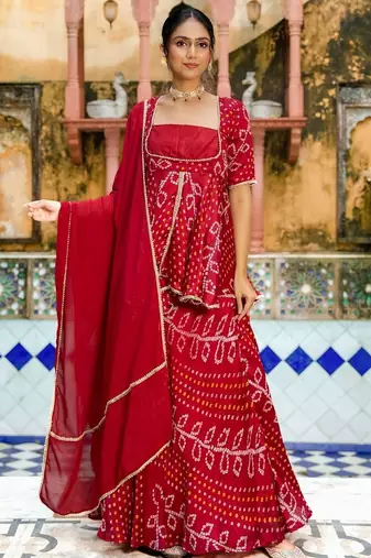 RED CHIFFON BHANDHINI SKIRT AND KURTA AND DUPATTA