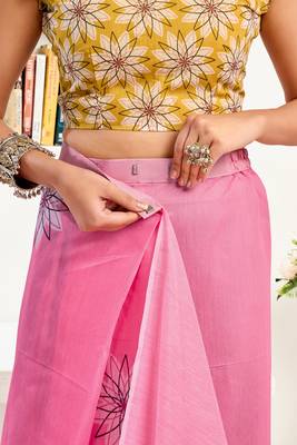 baby pink linen geomatric saree 5