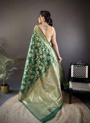 green soft banarasi silk blend floral & ethnic motifs meenakari zari weaving banarasi saree 3