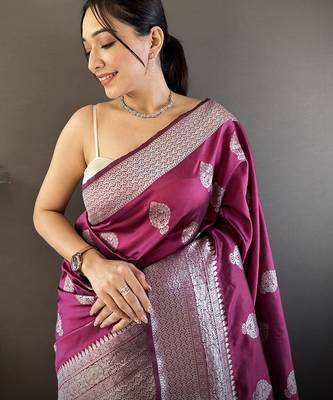 magenta soft silk blend floral motifs banarasi saree 4
