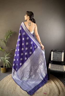 royal blue soft silk blend floral motifs banarasi saree 3