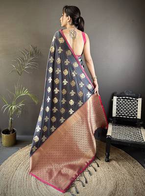 grey soft silk blend elephant motifs banarasi saree 3