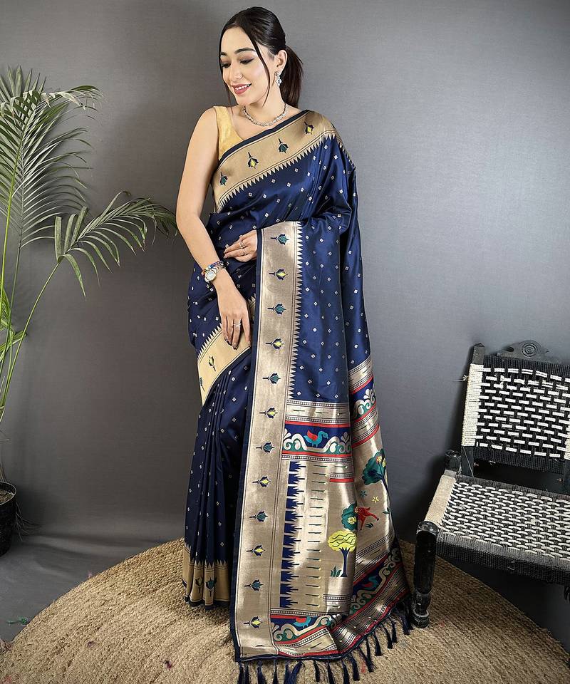 dark blue soft lichi silk blend peacock & floral motifs jacquard kanchipuram saree