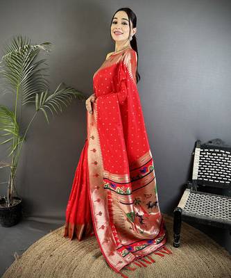 red soft lichi silk blend peacock & floral motifs jacquard kanchipuram saree 2