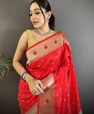 red soft lichi silk blend peacock & floral motifs jacquard kanchipuram saree 4