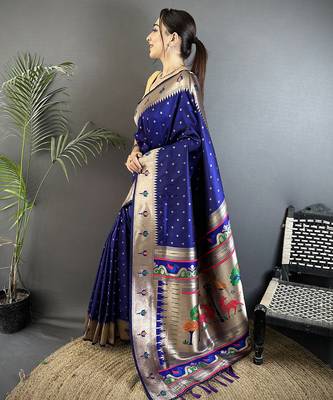 royal blue soft lichi silk blend peacock & floral motifs jacquard kanchipuram saree 2