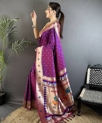magenta soft lichi silk blend peacock & floral motifs jacquard kanchipuram saree 2