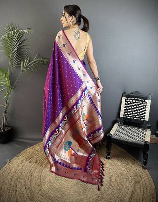 magenta soft lichi silk blend peacock & floral motifs jacquard kanchipuram saree 3