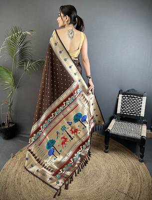 brown soft lichi silk blend peacock & floral motifs jacquard kanchipuram saree 3