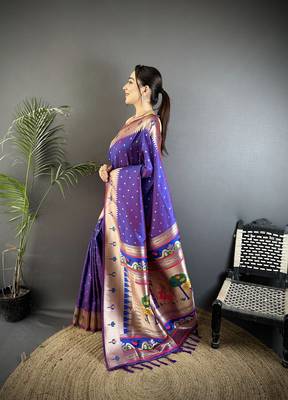 purple soft lichi silk blend peacock & floral motifs jacquard kanchipuram saree 2