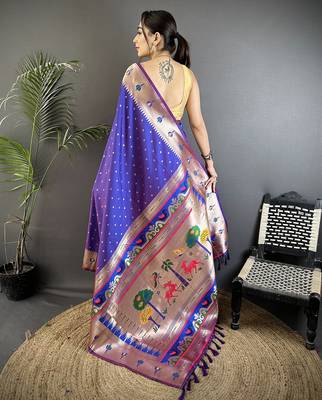 purple soft lichi silk blend peacock & floral motifs jacquard kanchipuram saree 3