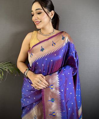 purple soft lichi silk blend peacock & floral motifs jacquard kanchipuram saree 4