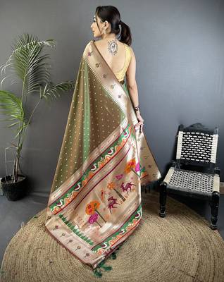 mehendi green soft lichi silk blend peacock & floral motifs jacquard kanchipuram saree 3