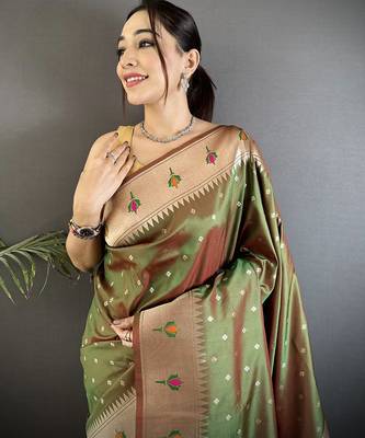 mehendi green soft lichi silk blend peacock & floral motifs jacquard kanchipuram saree 4