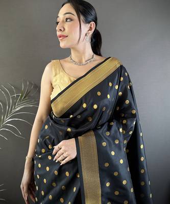 black lichi silk blend peacock & floral motis zari weaving paithani saree 4