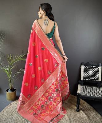 peach soft lichi silk blend elephant & floral motifs minakari work banarasi saree 3