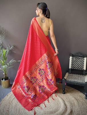 red soft lichi silk blend jacquard butti zari weaving paithani saree 3