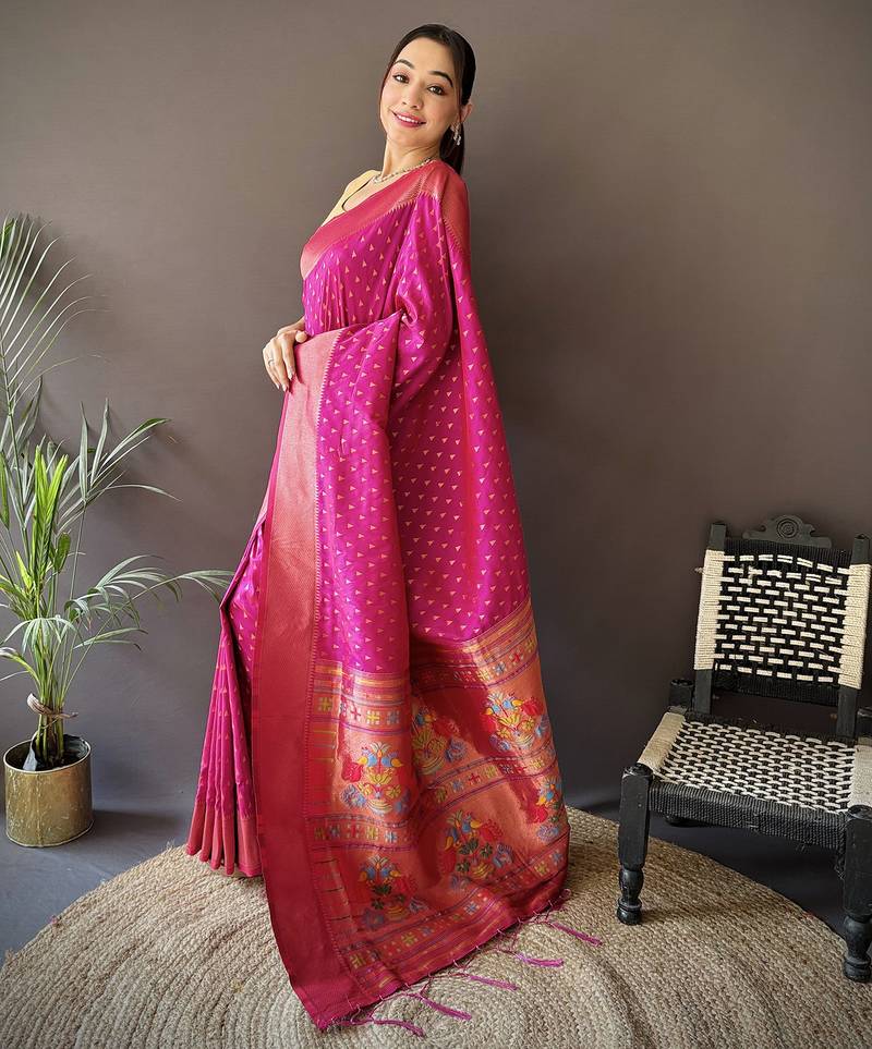rani pink soft lichi silk blend jacquard butti zari weaving paithani saree