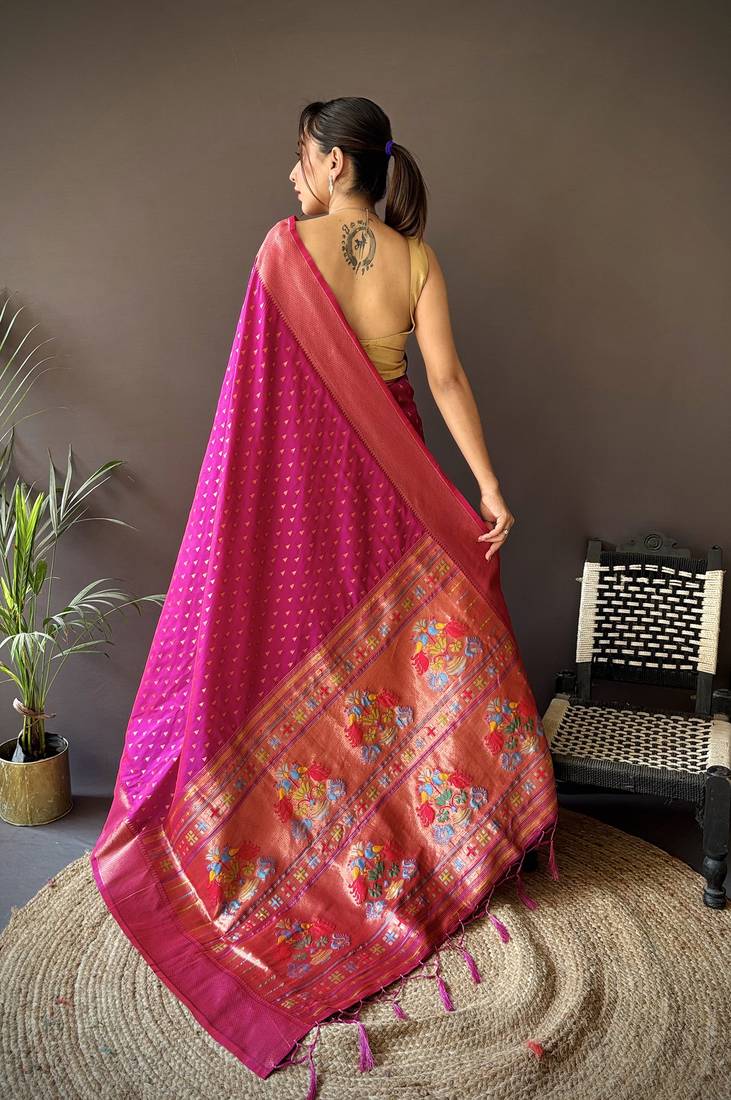 rani pink soft lichi silk blend jacquard butti zari weaving paithani saree
