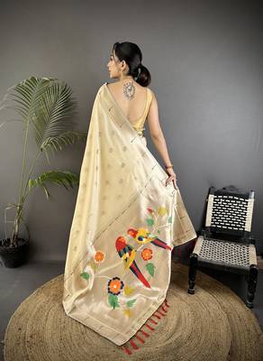 off-white soft silk blend peacock & floral zari motifs kanchipuram saree 3