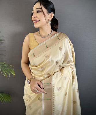 off-white soft silk blend peacock & floral zari motifs kanchipuram saree 4