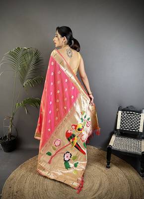 peach soft silk blend peacock & floral zari motifs kanchipuram saree 4