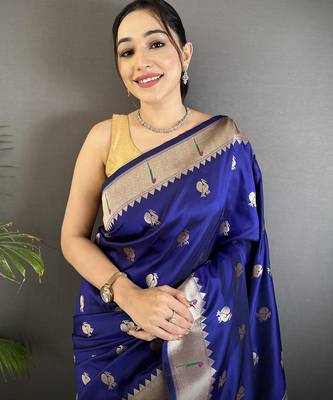 royal blue soft silk blend peacock & floral zari motifs kanchipuram saree 4