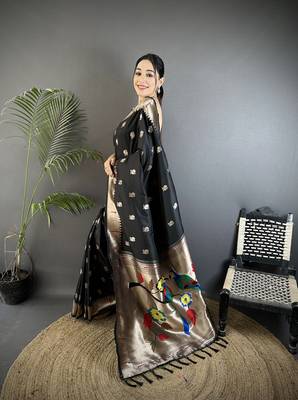black soft silk blend peacock & floral zari motifs kanchipuram saree 2