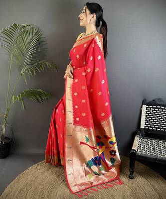 pink soft silk blend peacock & floral zari motifs kanchipuram saree 2