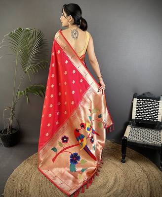 pink soft silk blend peacock & floral zari motifs kanchipuram saree 3