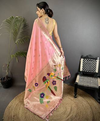 light pink soft silk blend peacock & floral zari motifs kanchipuram saree 4