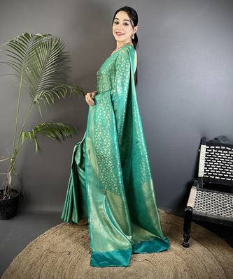 rama green soft satin silk blend floral & paisley motifs banarasi saree 2