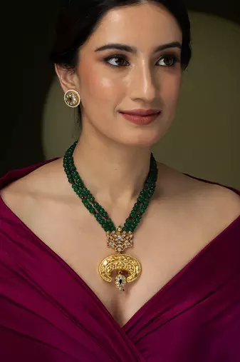 Gold plated kundan necklace