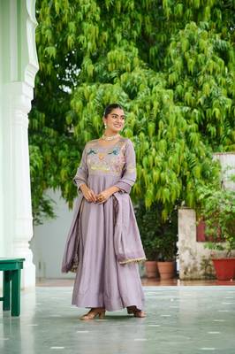 Onion pink sequins Zari embroidered Kurti with dupatta 4