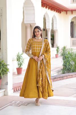 Yellow sequins Zari embroidered Kurti with dupatta 3