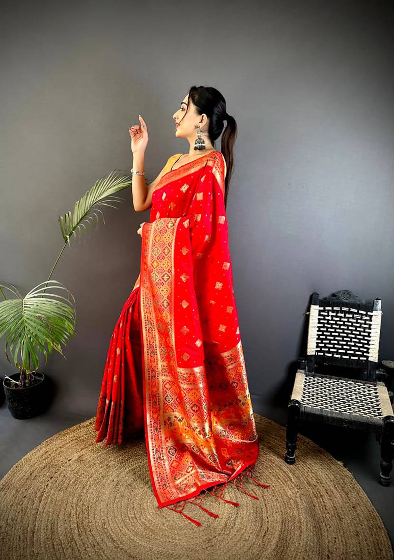 red banarasi lichi silk blend red     meenakari weaving saree with unstitched blouse